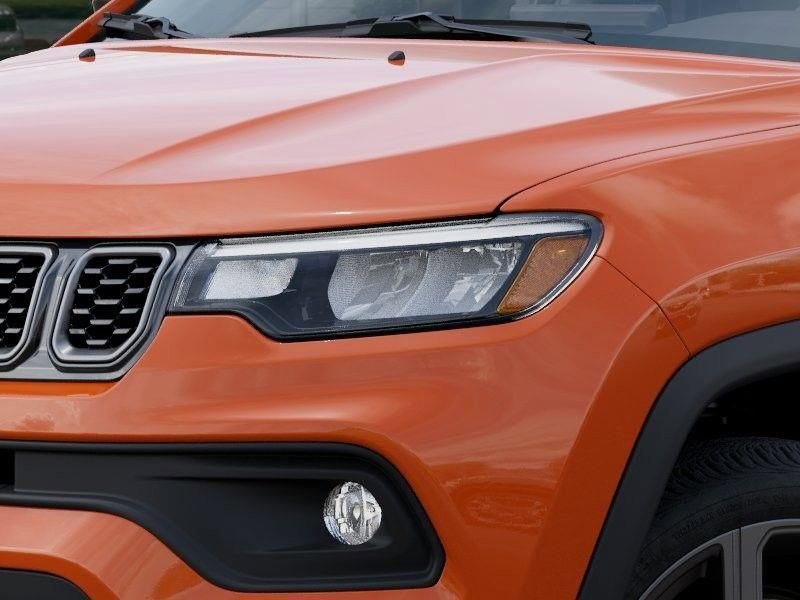 New 2026 Jeep Compass Latitude image 10
