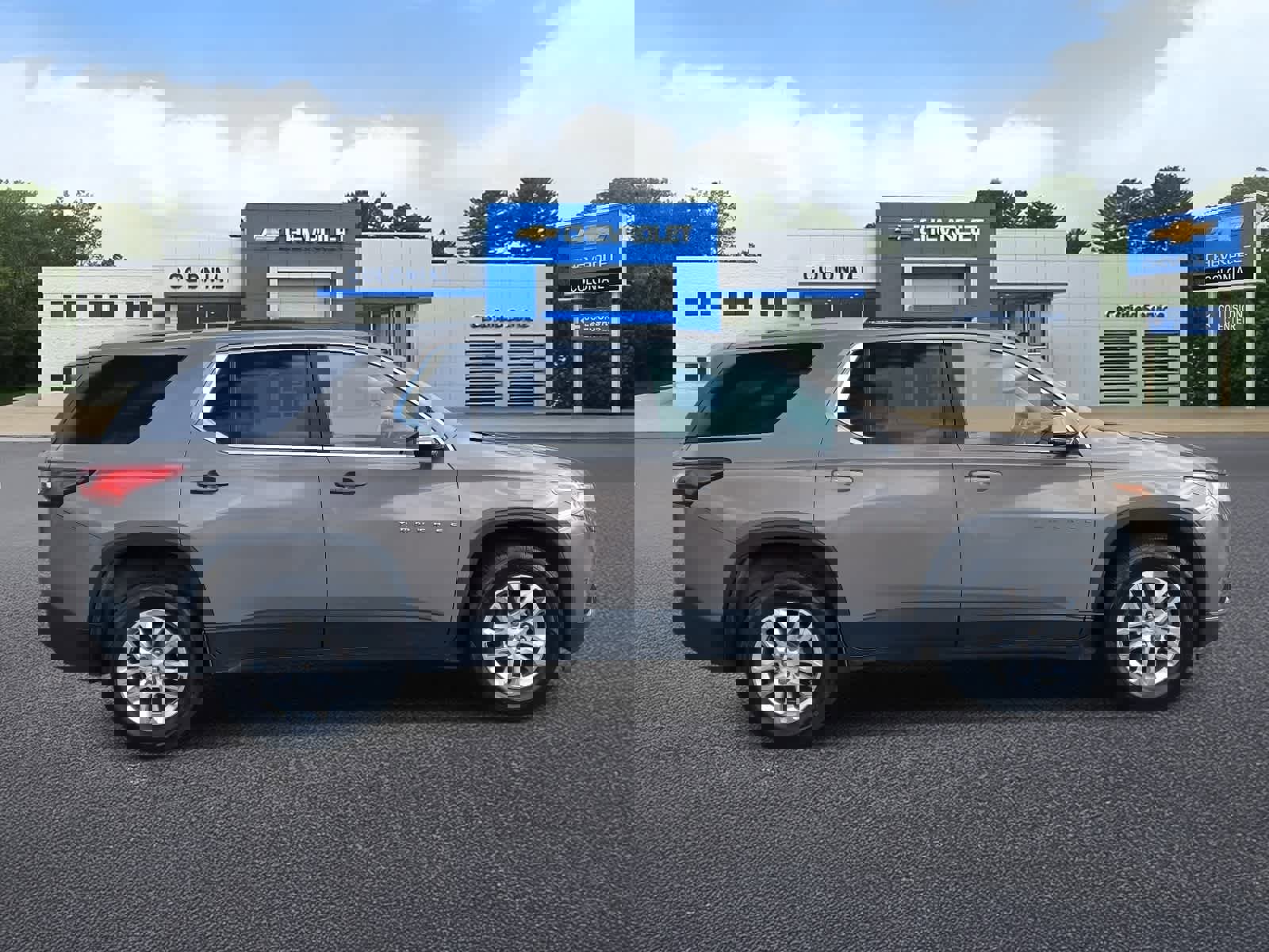 Used 2018 Chevrolet Traverse LT image 3