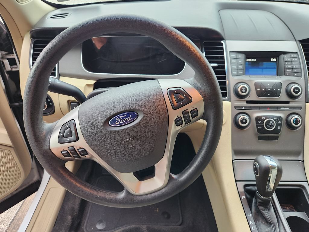 Used 2016 Ford Taurus SE FWD image 12