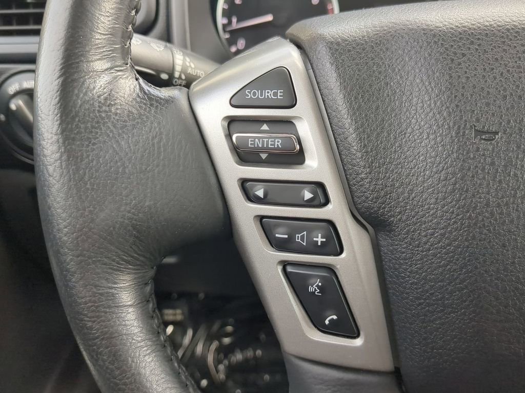 Used 2024 Nissan Titan SV w/ SV Convenience Package image 25