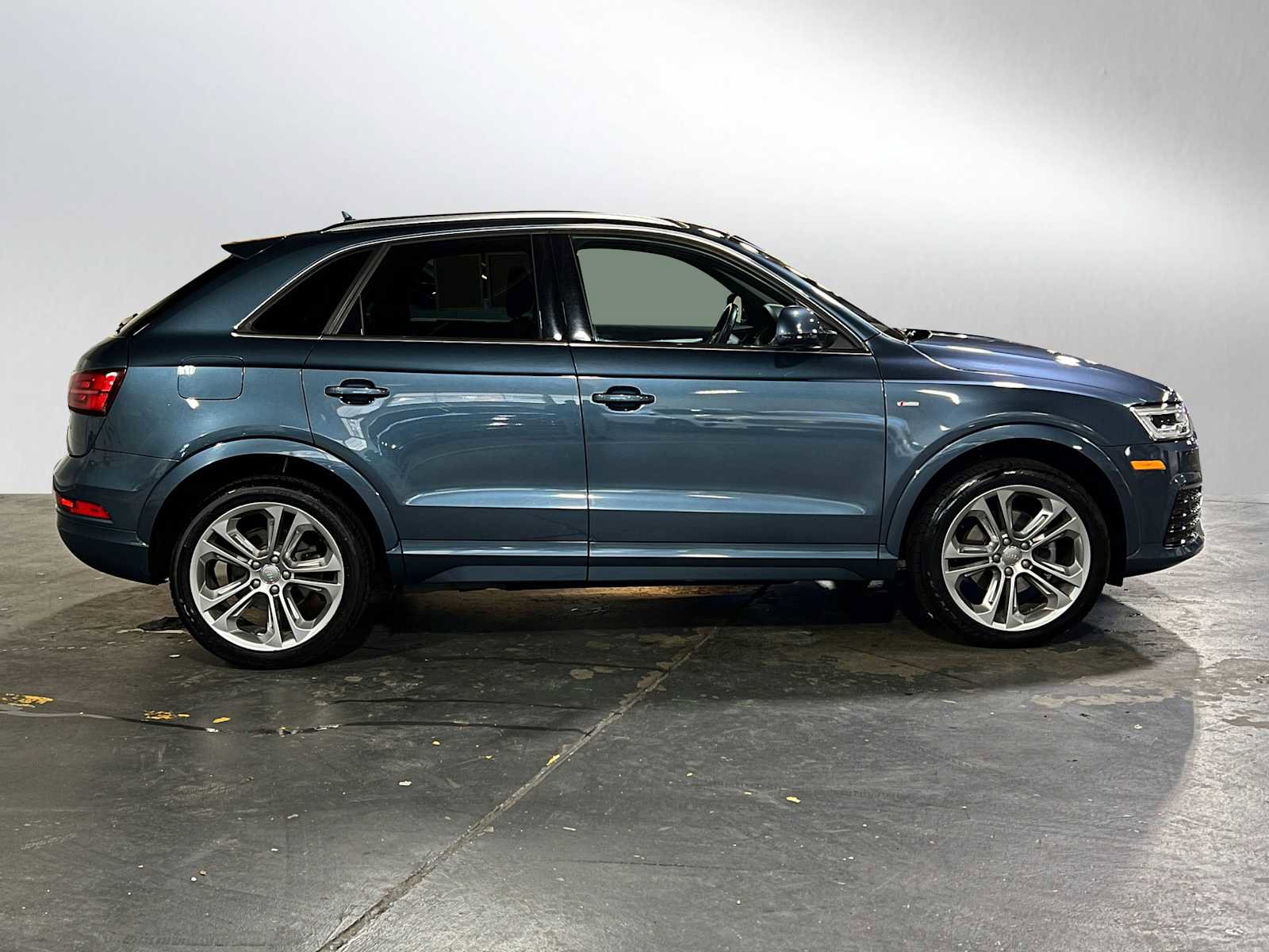 Used 2018 Audi Q3 2.0T Premium Plus w/ Premium Plus Package image 2