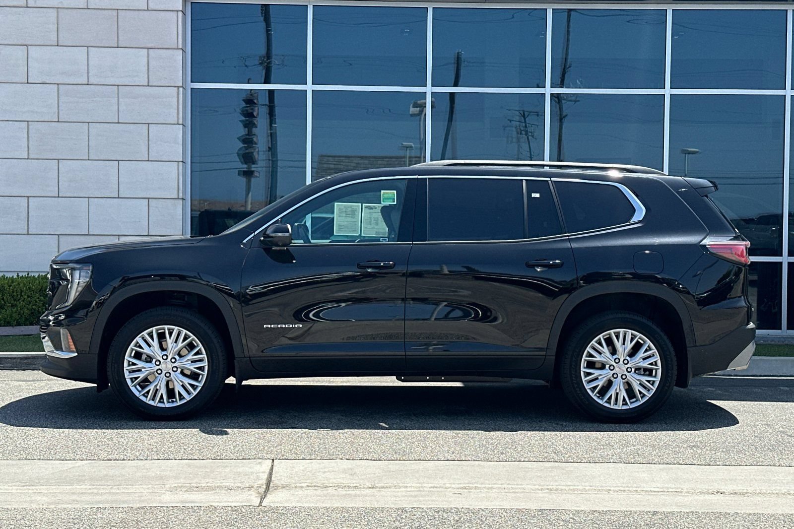 Used 2026 GMC Acadia Elevation w/ Elevation Premium Package FWD image 7