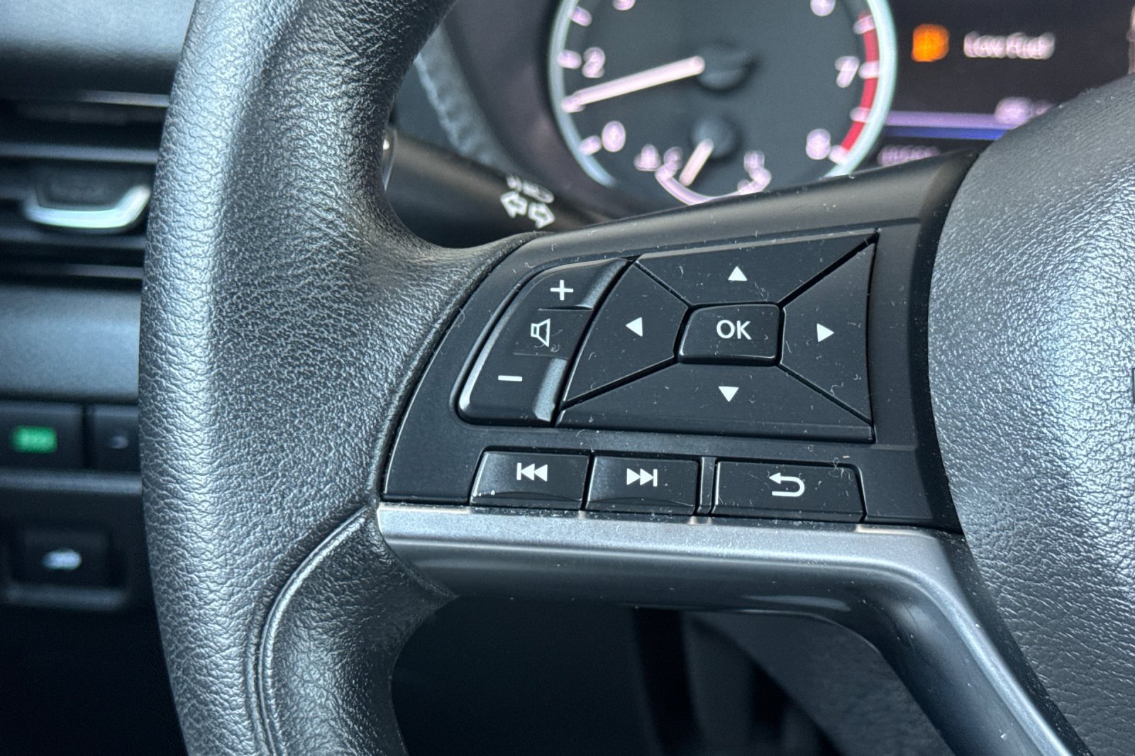 Certified 2024 Nissan Sentra SV FWD image 28