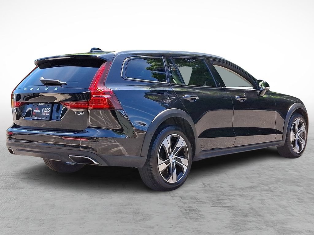 Used 2021 Volvo V60 T5 Cross Country AWD/4WD image 4