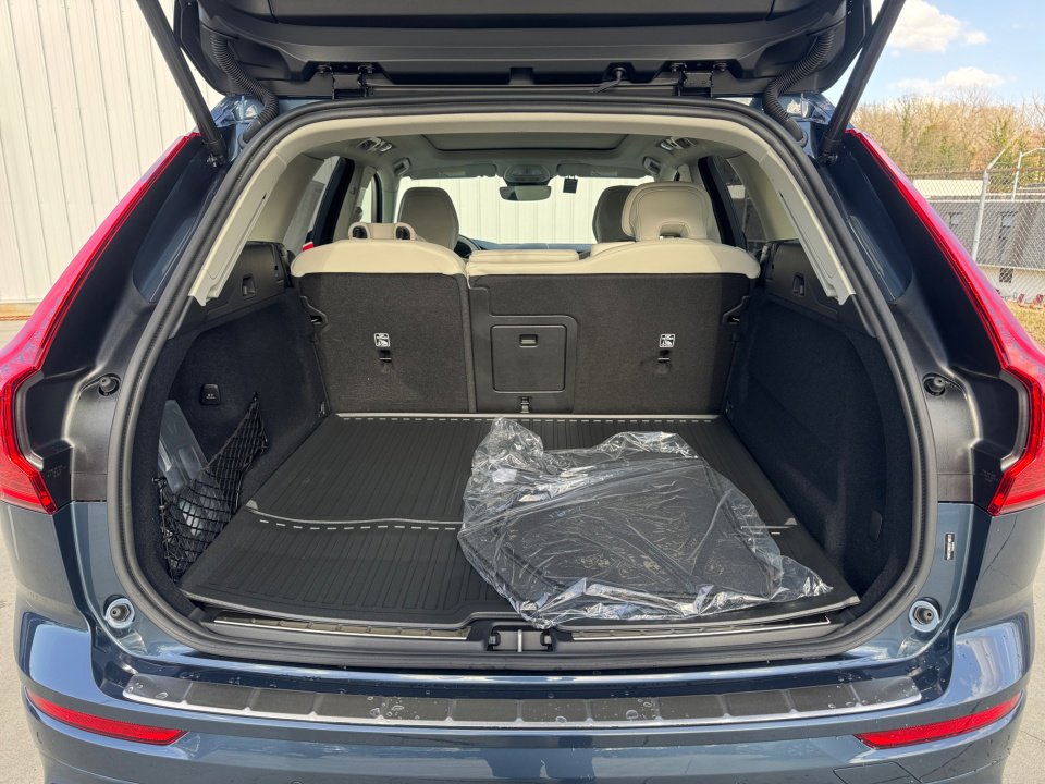 New 2025 Volvo XC60 B5 Ultra w/ Protection Package Premier image 15