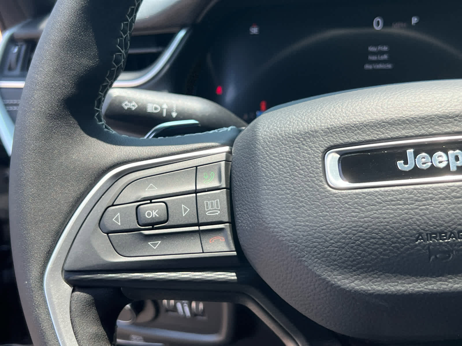 New 2025 Jeep Grand Cherokee Laredo w/ Luxury Tech Group I image 28