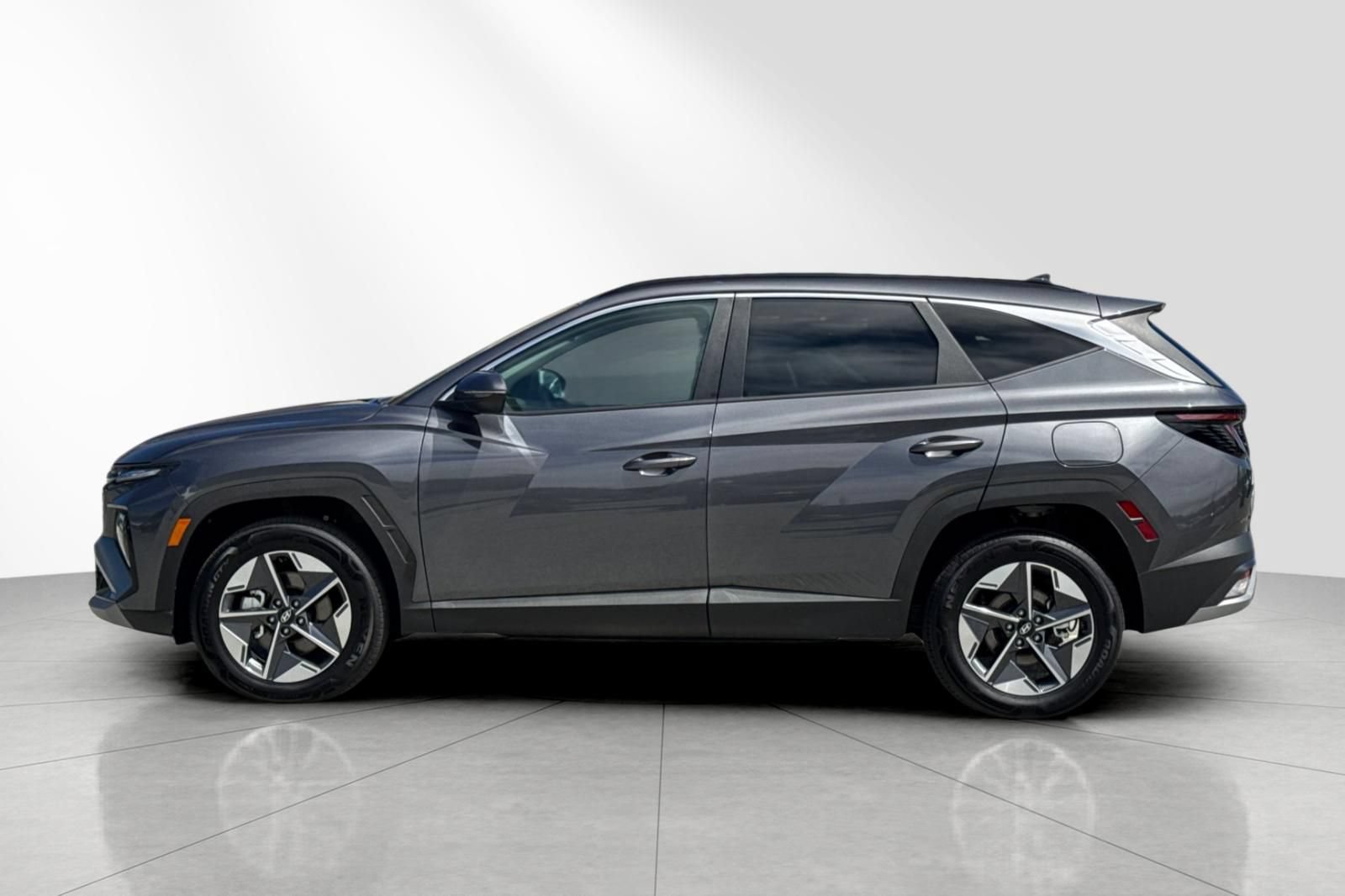 Certified 2025 Hyundai Tucson SEL AWD/4WD image 7