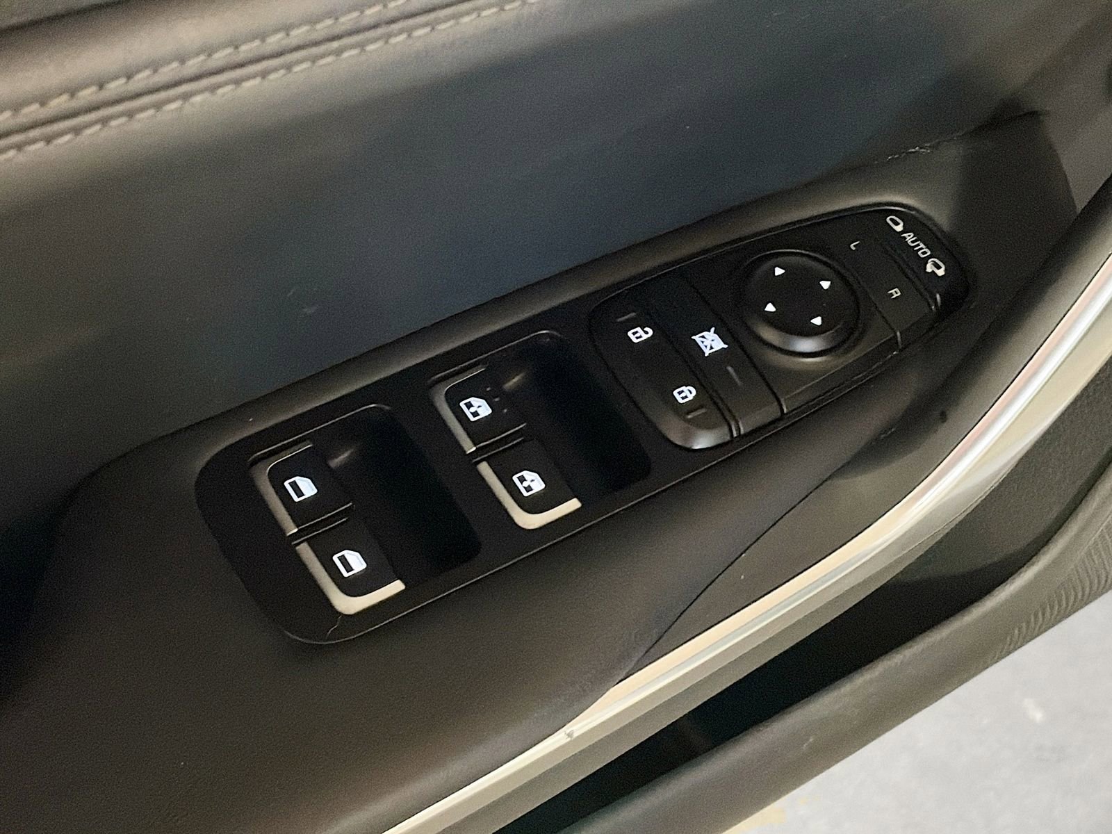 Used 2021 Kia Stinger GT2 image 18