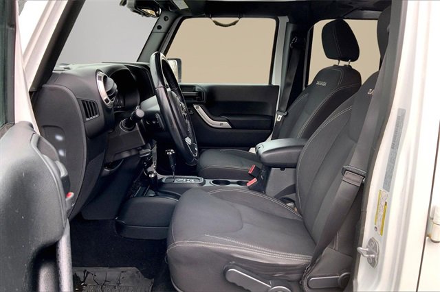 Used 2017 Jeep Wrangler Unlimited Sahara w/ Dual Top Group image 18