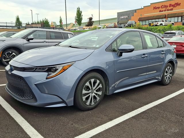 Used 2022 Toyota Corolla LE FWD image 2