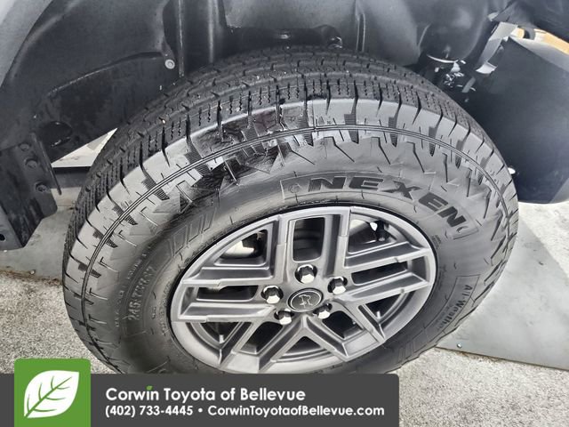 Used 2025 Jeep Wrangler Sport image 33