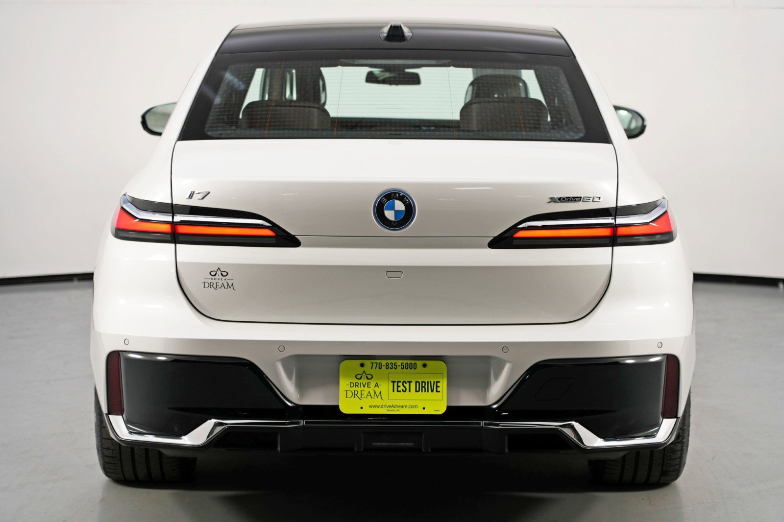 Used 2023 BMW i7 xDrive60 w/ Executive Package 2 image 62