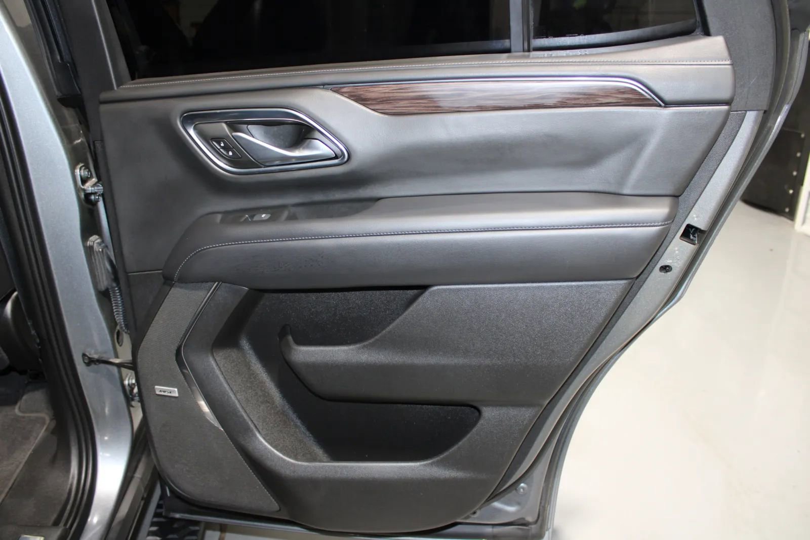 Used 2022 Chevrolet Tahoe Z71 w/ Luxury Package image 7