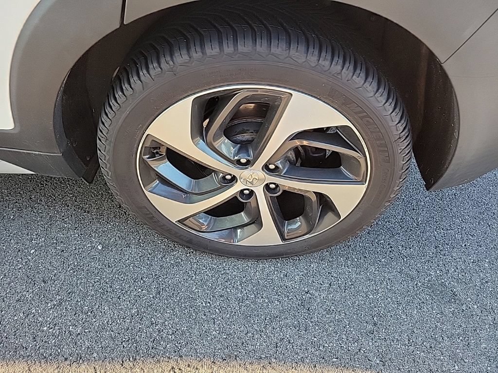 Used 2017 Hyundai Tucson Value AWD/4WD image 5