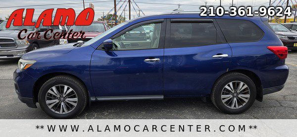 Used 2017 Nissan Pathfinder S image 2