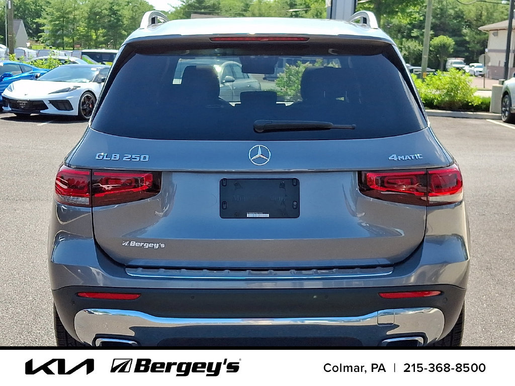 Used 2023 Mercedes-Benz GLB 250 4MATIC image 6