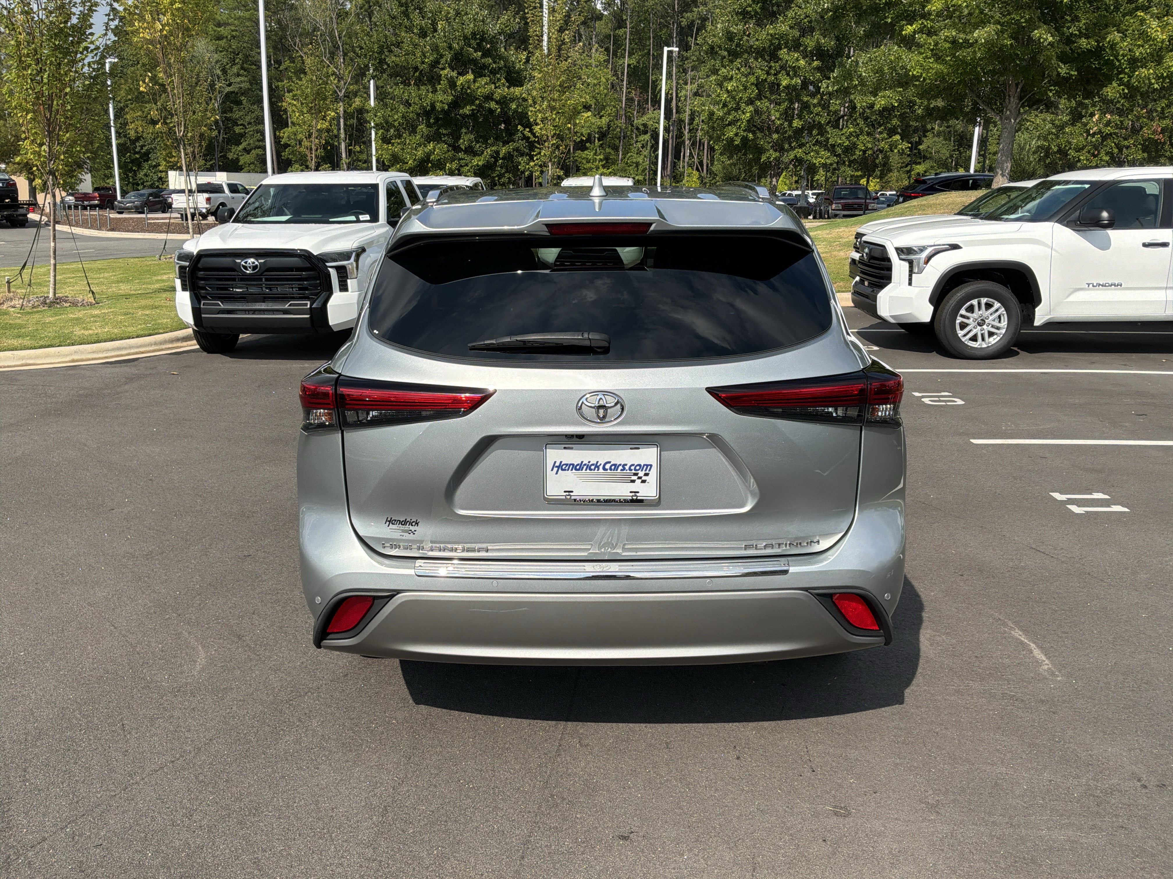 Used 2022 Toyota Highlander Platinum FWD image 9
