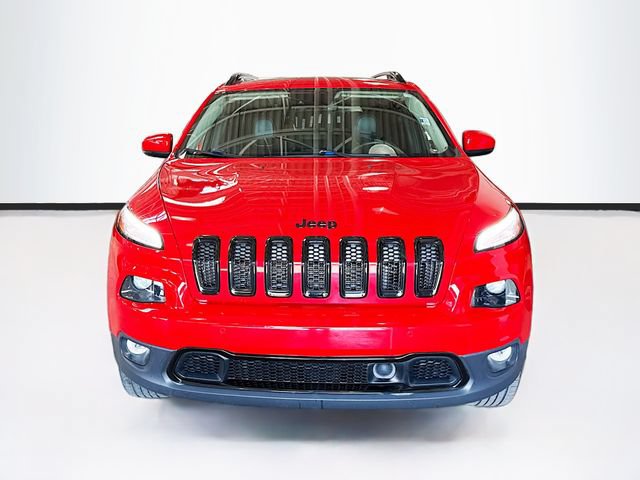 Used 2018 Jeep Cherokee Limited w/ Technology Group AWD/4WD image 4