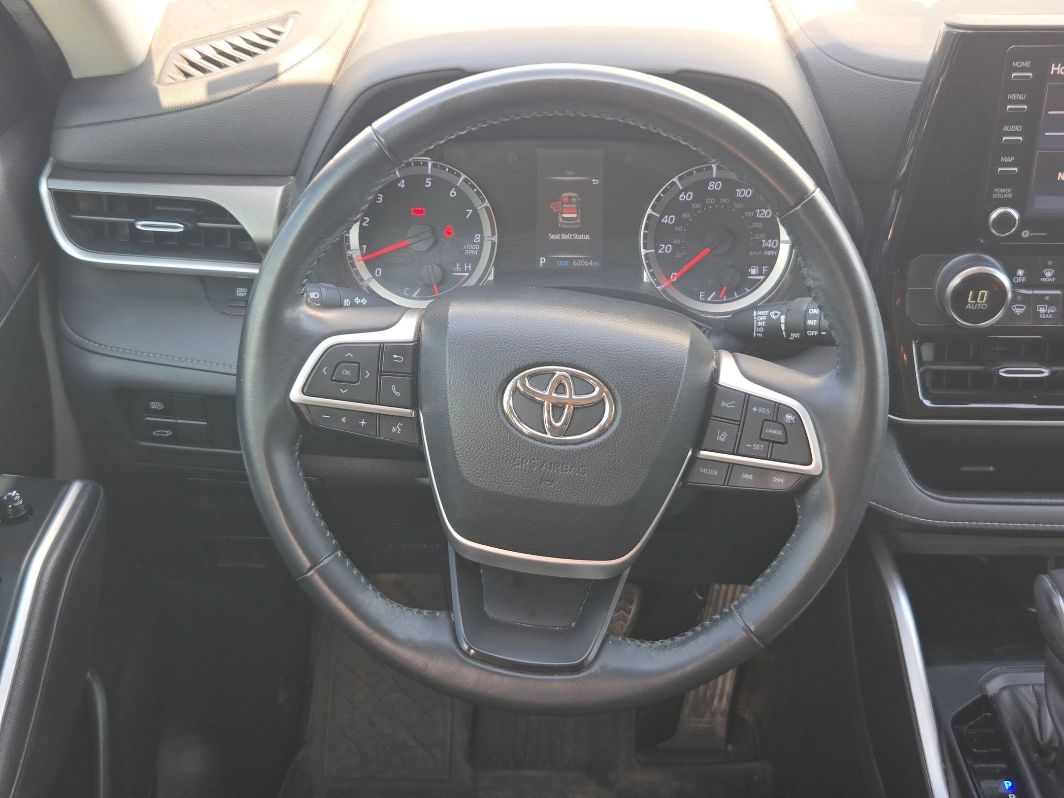 Used 2022 Toyota Highlander LE FWD image 18