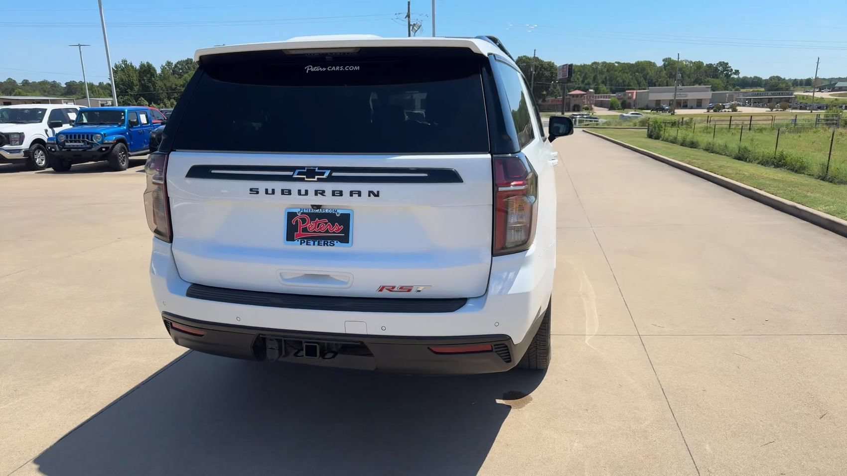 Used 2023 Chevrolet Suburban RST w/ Luxury Package RWD image 8