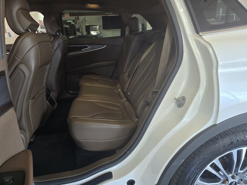 Used 2016 Lincoln MKX Reserve w/ Driver Assistance Package AWD/4WD image 13