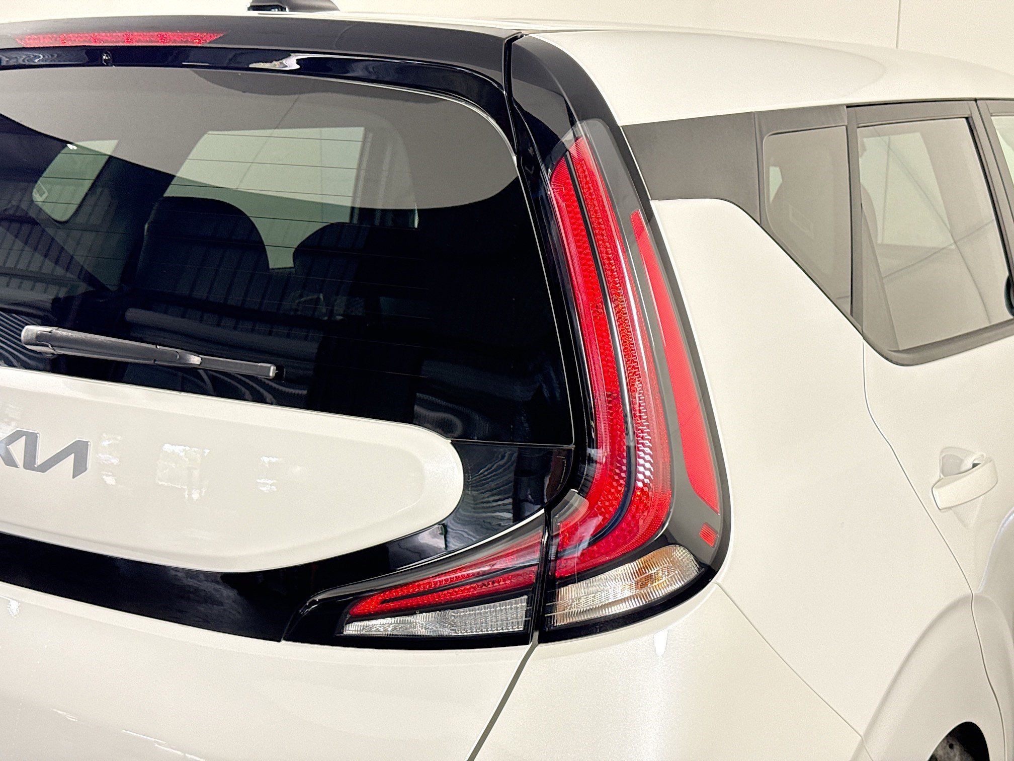 Used 2025 Kia Soul LX w/ LX Technology Package FWD image 33