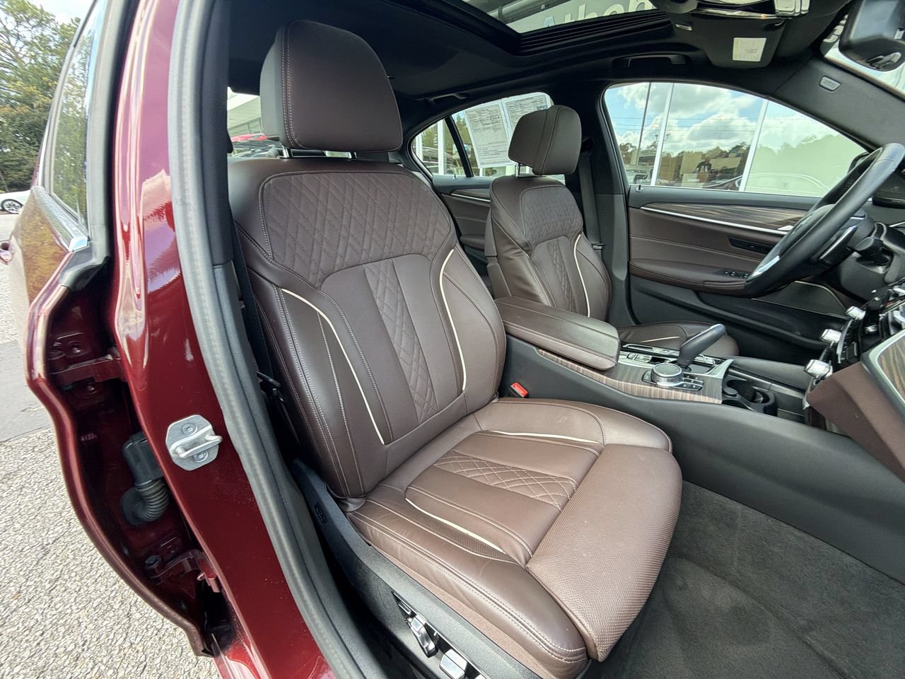 Used 2023 BMW 530e w/ Premium Package RWD image 34