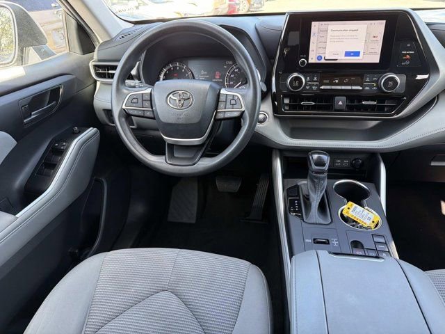 Used 2023 Toyota Highlander L image 24