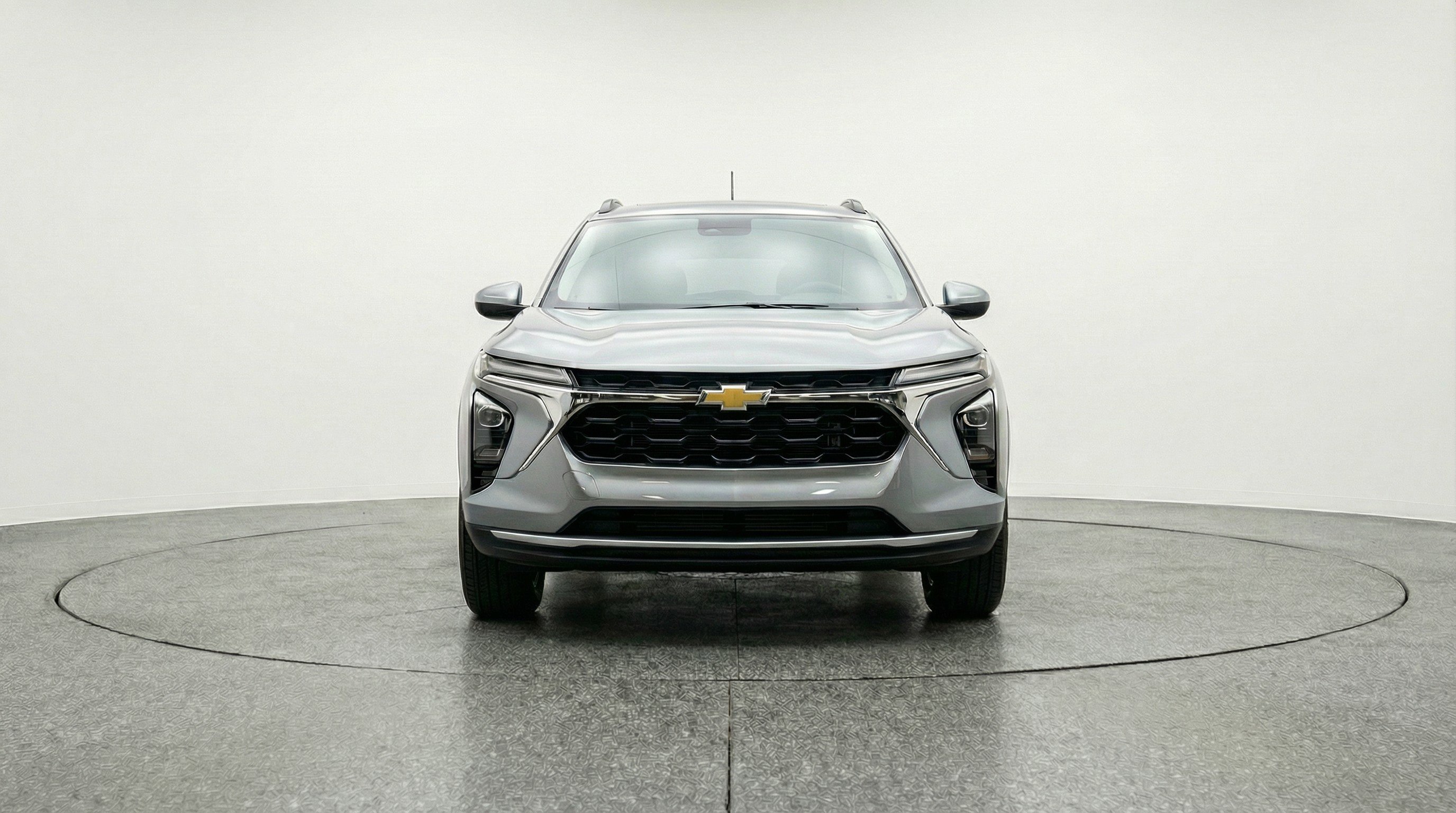 Used 2025 Chevrolet Trax LT image 2
