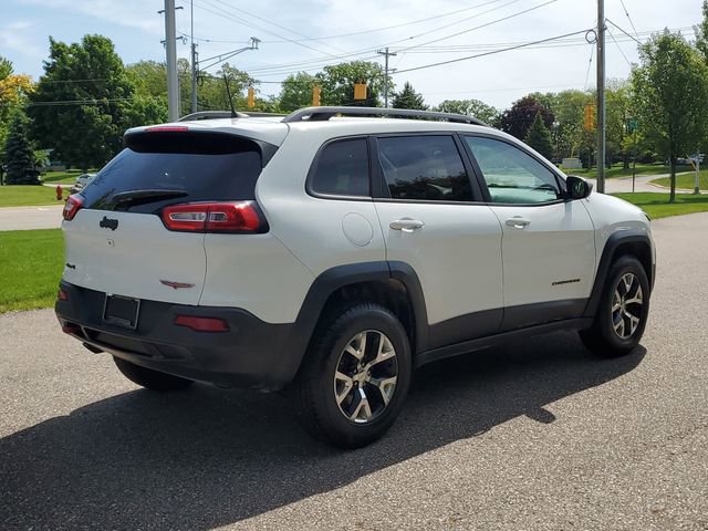 Used 2016 Jeep Cherokee Trailhawk AWD/4WD image 4