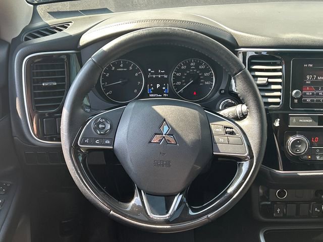 Used 2019 Mitsubishi Outlander SE image 15