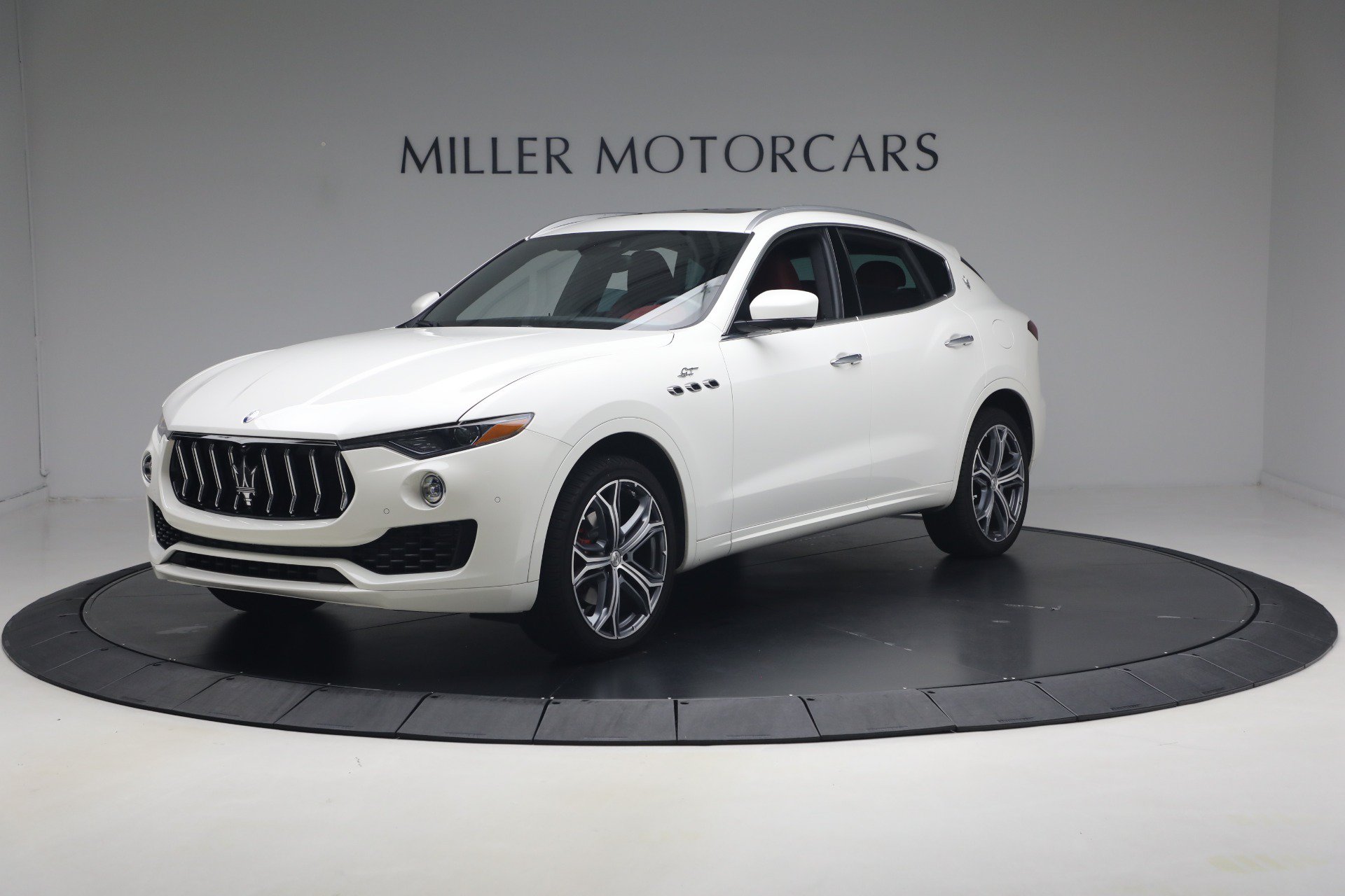 Certified 2023 Maserati Levante GT AWD/4WD image 2