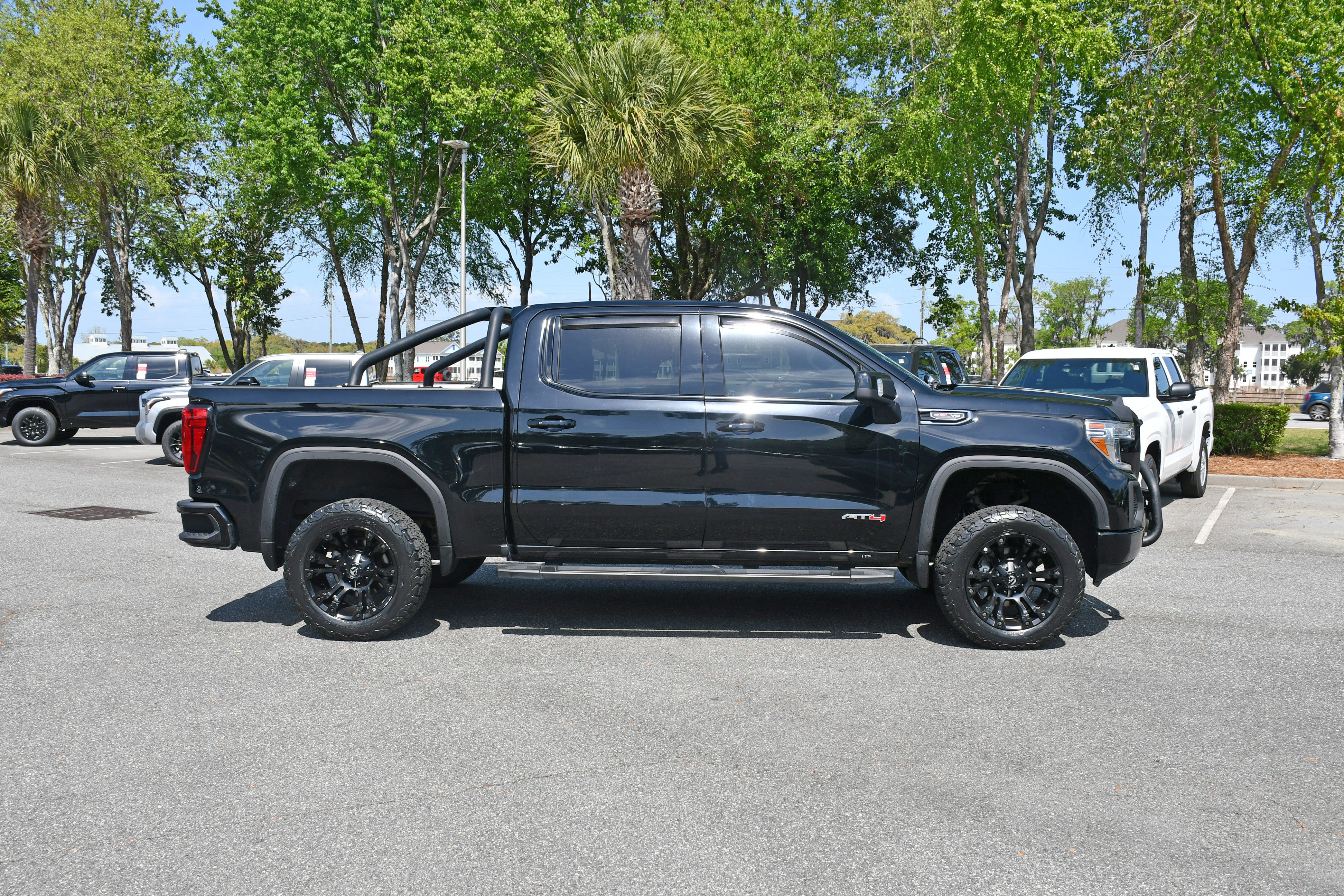 Used 2020 GMC Sierra 1500 AT4 w/ AT4 Premium Package image 5