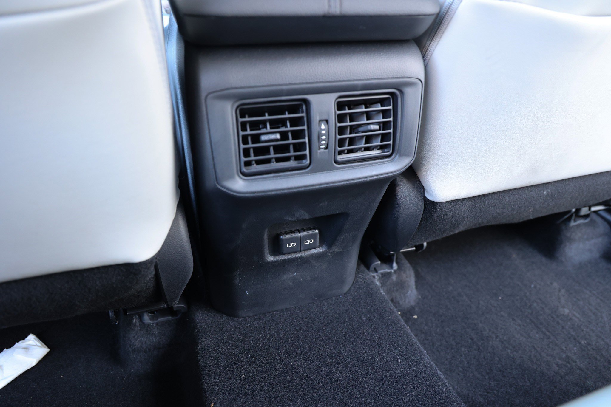 Used 2023 Toyota RAV4 Limited image 33