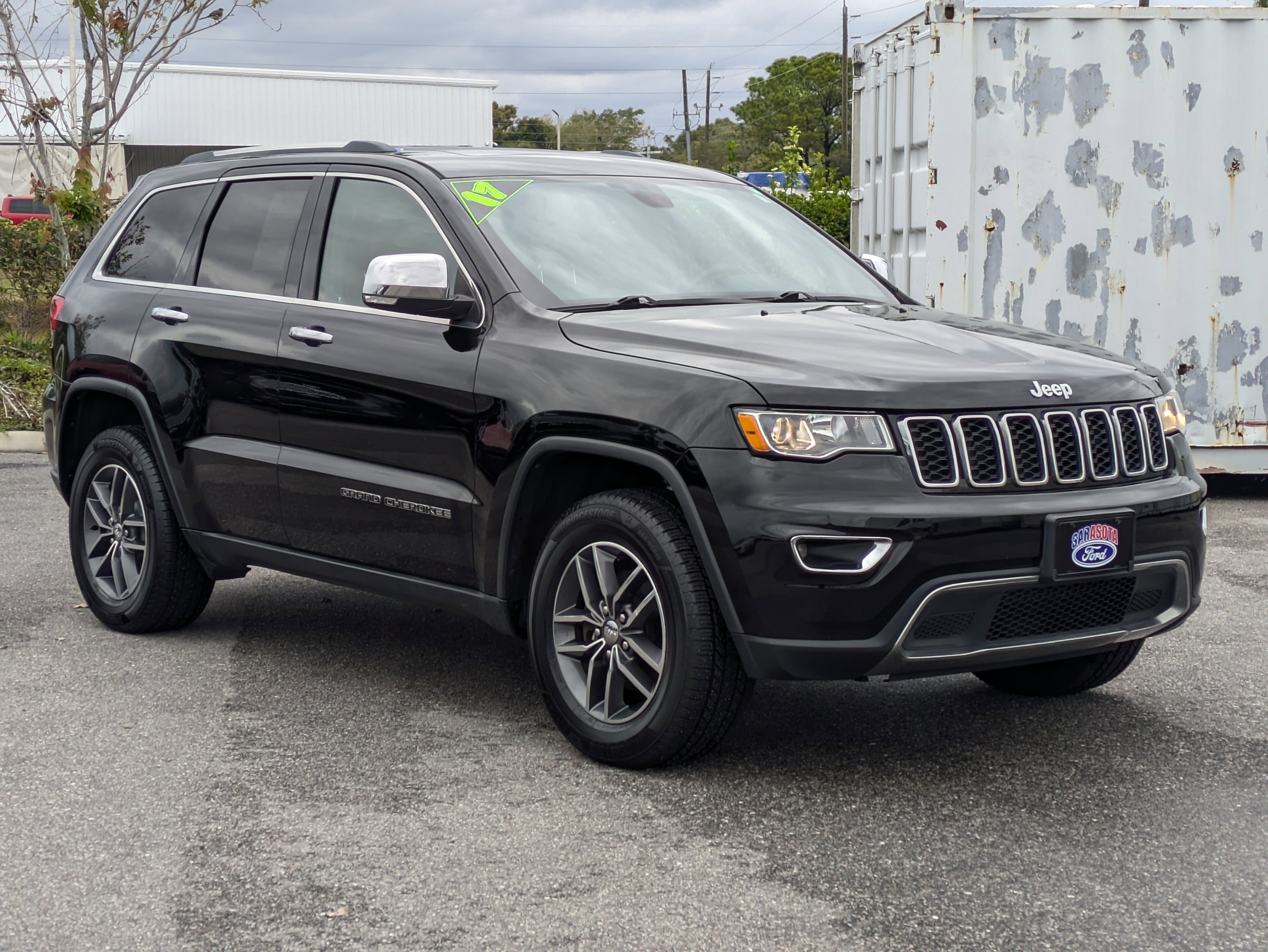 Used 2017 Jeep Grand Cherokee Limited image 2