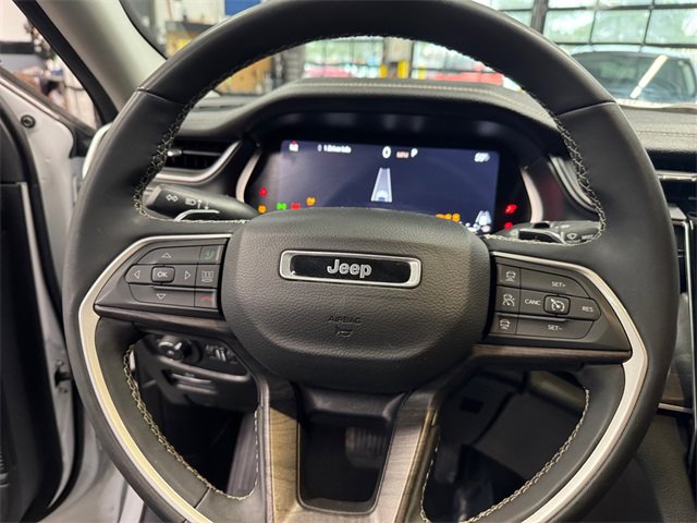 Used 2023 Jeep Grand Cherokee L Limited image 20