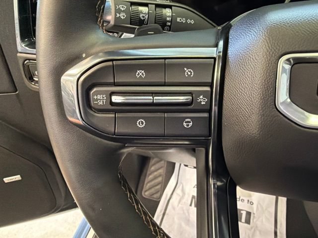 Used 2025 GMC Yukon AT4 w/ AT4 Premium Plus Package AWD/4WD image 21