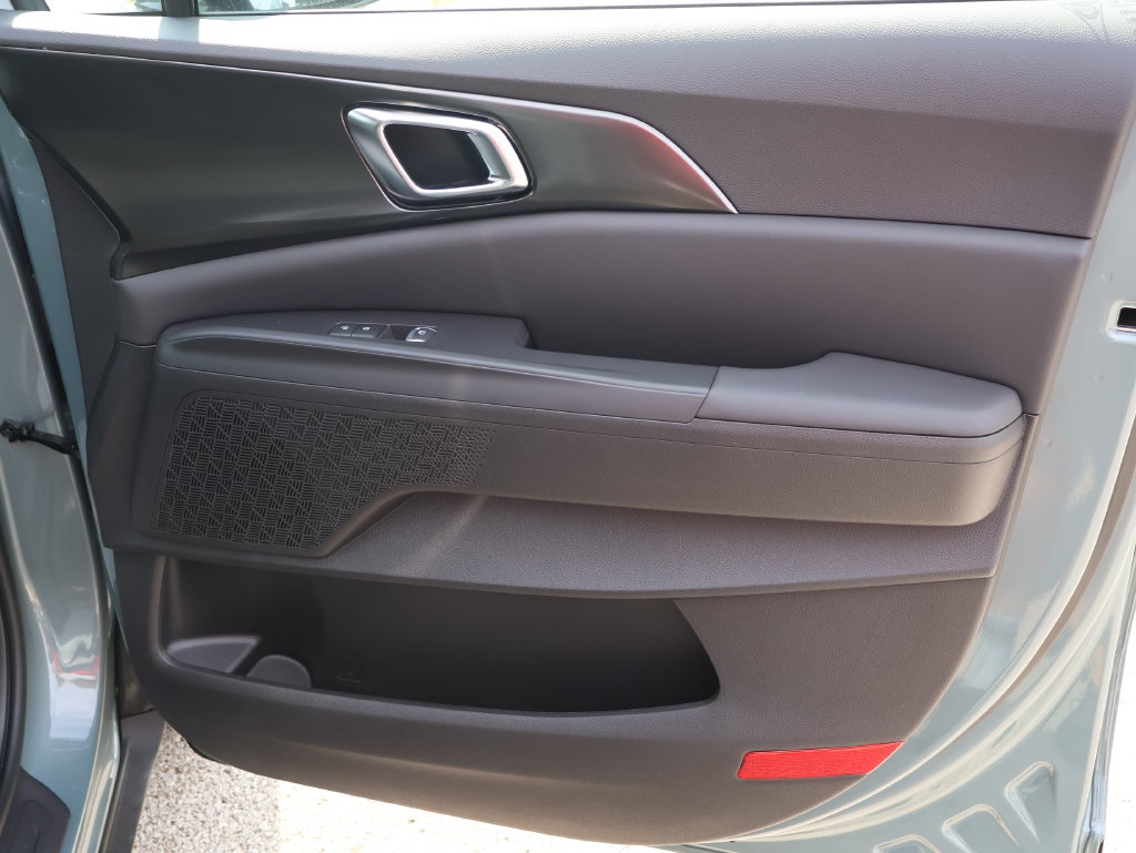 New 2027 Kia Carnival SX FWD image 9
