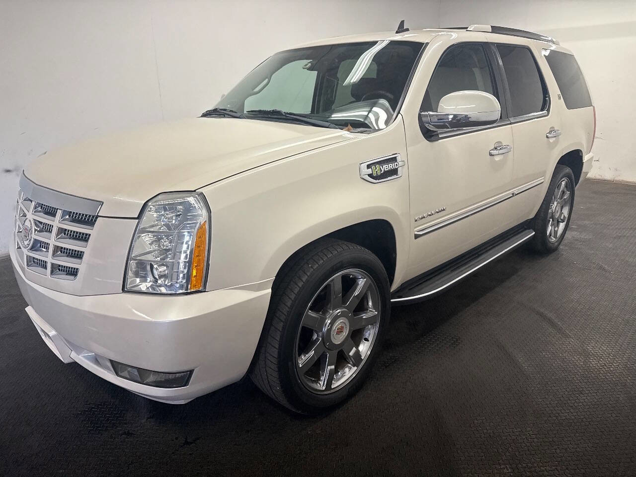 Used 2012 Cadillac Escalade 4WD Hybrid image 1