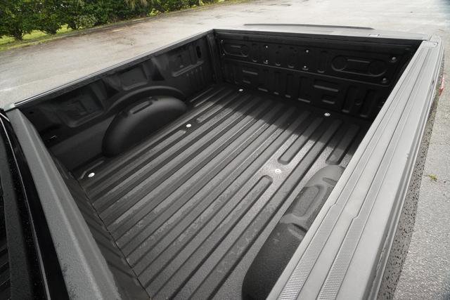 Used 2022 Ford F150 Lariat w/ Trailer Tow Package image 12