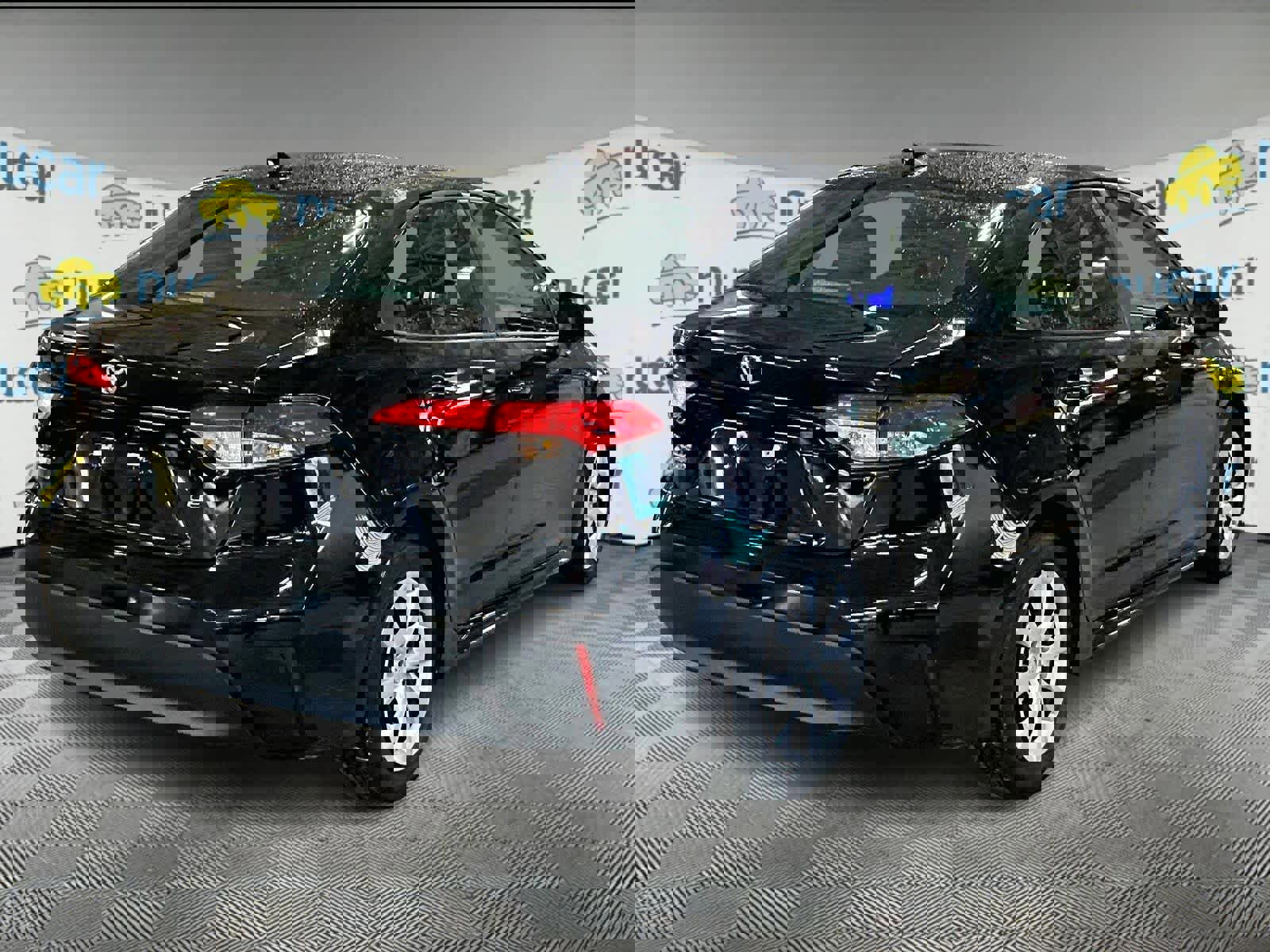 Used 2023 Toyota Corolla LE image 4