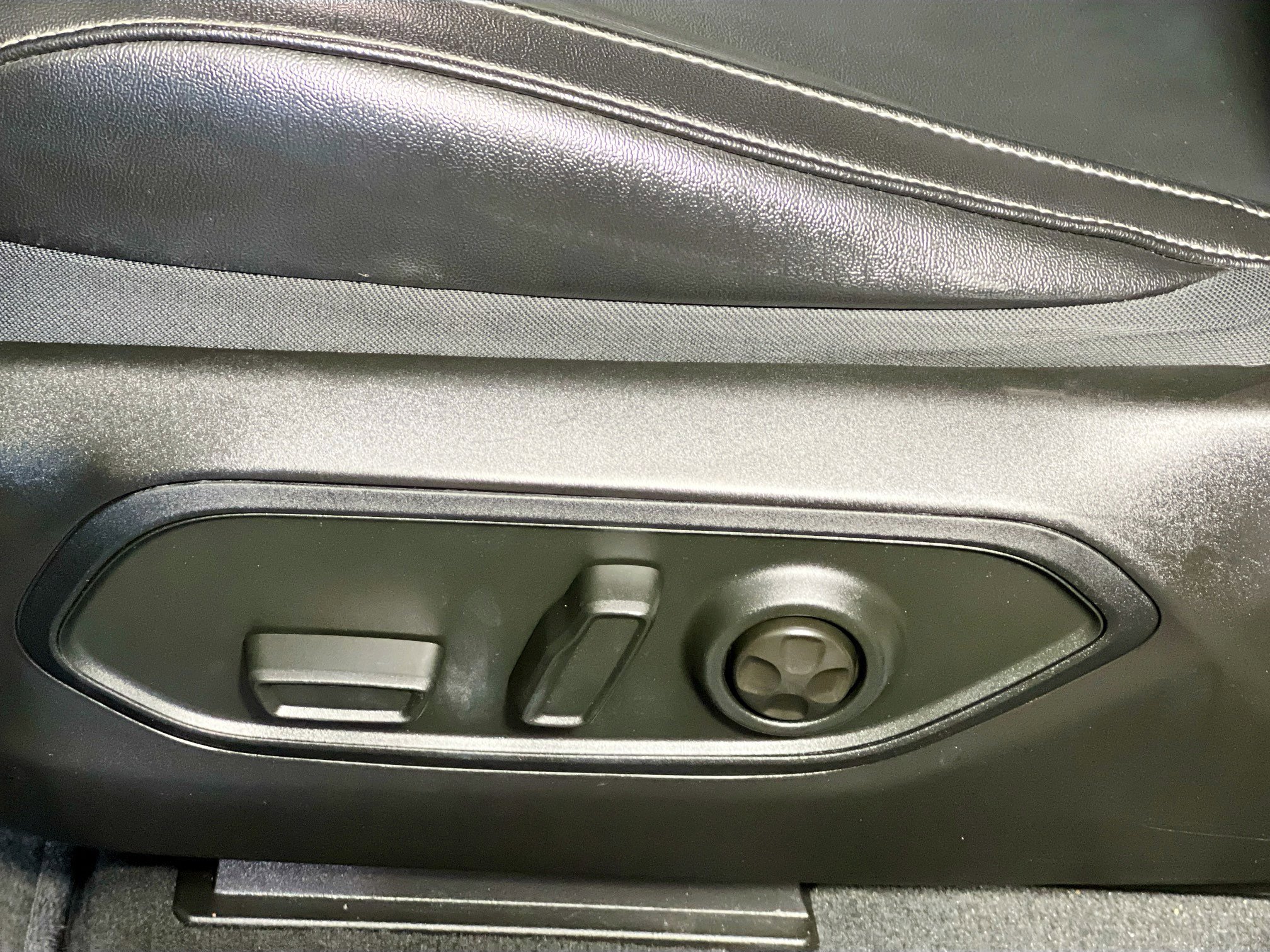 Used 2022 Jeep Grand Cherokee Limited 4xe image 15