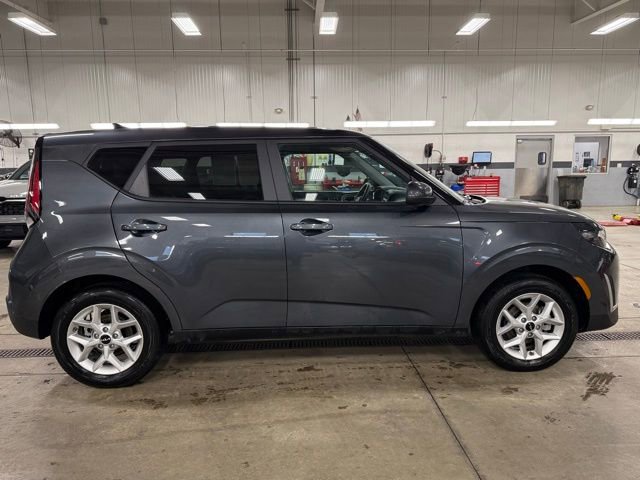 Certified 2023 Kia Soul LX w/ LX Technology Package image 7