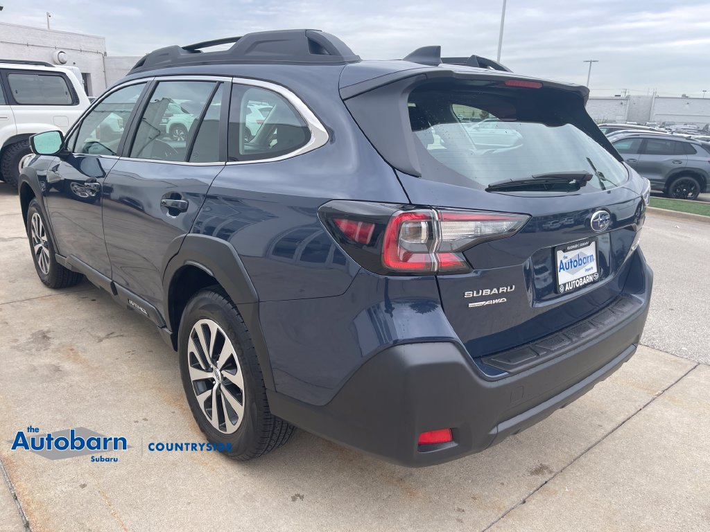 Certified 2025 Subaru Outback AWD/4WD image 3