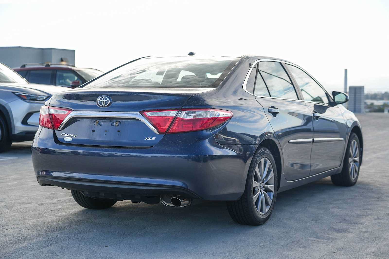 Used 2017 Toyota Camry XLE w/ Convenience Package FWD image 6