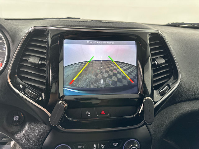 Used 2019 Jeep Cherokee Limited AWD/4WD image 10