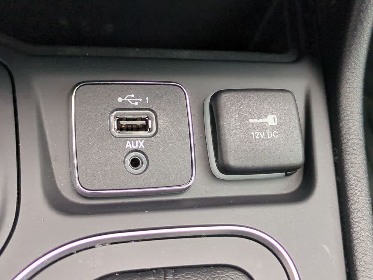 Used 2020 Jeep Cherokee Latitude Lux w/ Comfort/Convenience Group AWD/4WD image 28