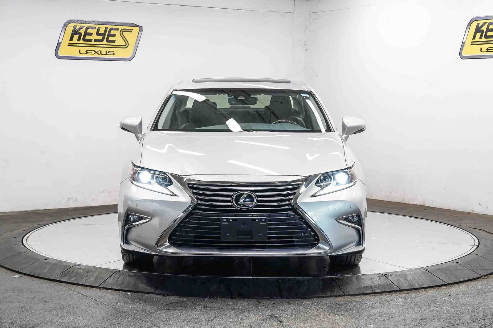 Used 2016 Lexus ES 350 w/ Luxury Package w/Wood Trim FWD image 6