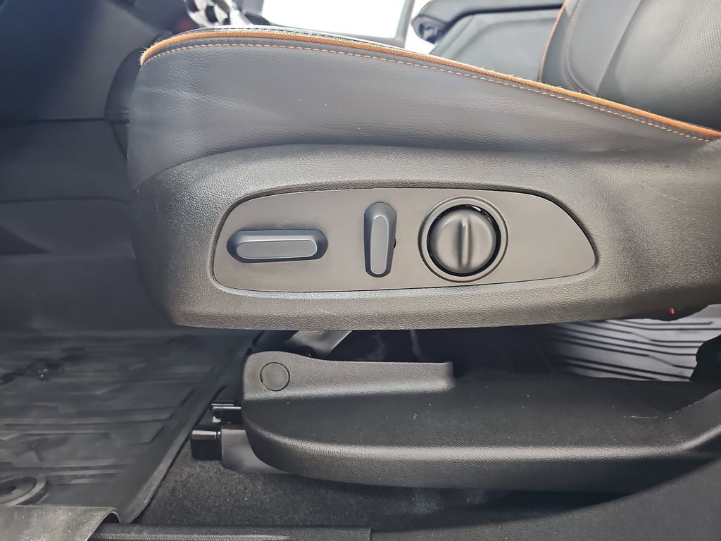 Certified 2023 GMC Acadia AT4 w/ Technology Package image 37