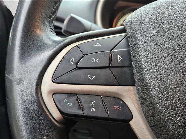 Used 2015 Jeep Cherokee Latitude w/ Comfort/Convenience Group image 19